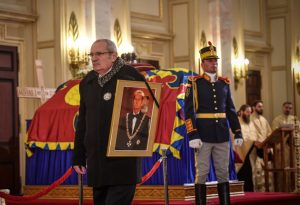 Thousands of Romanians pay final respects to king Michael