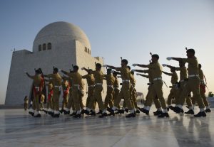 Guards mounting ceremony held at Mazar-e-Quaid