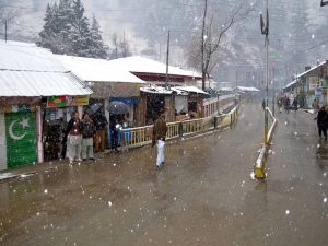 Snowfall, rain make weather frosty in Chitral