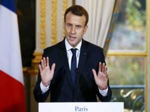 Macron wades into Calais migrant crisis