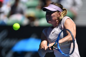 Sharapova cranks up title charge on day four