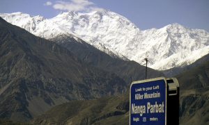 Stranded mountain climbers in Pakistan to be rescued
