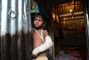 Bangladesh delays Rohingya refugee return