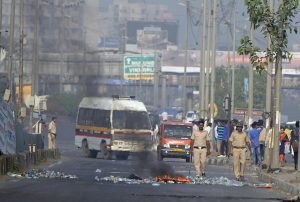 Striking Indian low-caste workers bring chaos to Mumbai