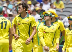 Australia win toss and bowl in fifth ODI
