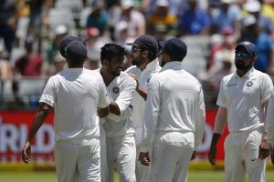 India's Kumar takes four wickets to leave South Africa on 230-7 at tea