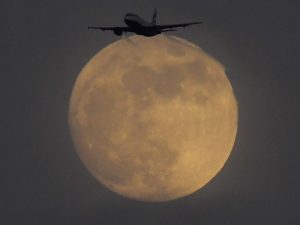 A flight on the moon