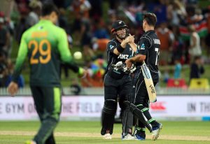 De Grandhomme seals Black Caps win over Pakistan