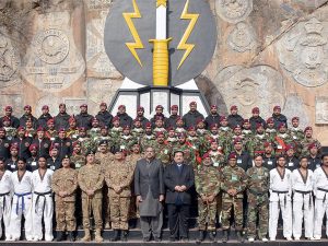PM, COAS visit Headquarters of SSG
