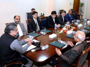 PM invites foreign investors to explore economic, trade potential in Pakistan