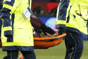 Neymar injury mars PSG victory over Marseille Neymar injury mars PSG victory over Marseille