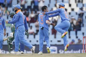 Spin bowlers send South Africa crashing