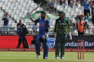 Sublime Kohli sets South Africa daunting target