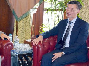 Chinese envoy meets CM, assures expeditious execution of development schemes in KP