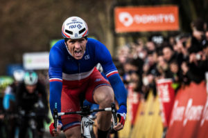 Demare edges four-way photo-finish in Paris-Nice opener