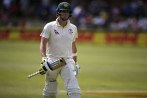 Smith falls cheaply as Australia lose three wickets