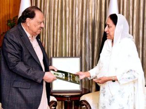 Justice (Retd) Yasmin Abbasey pays farewell call on President