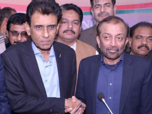 Sattar visits Bahadurabad: MQM-P factions signal to talk