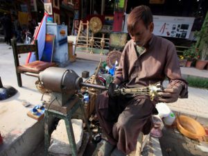 Polishing Minar-e-Pakistan