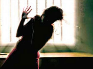 Acid thrown at three female students in Gujrat Acid thrown at three female students in Gujrat