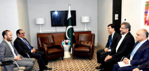 PM interacts with several leaders at CHOGM; articulates Pakistan's vision on sustainable development PM interacts with several leaders at CHOGM; articulates Pakistan's vision on sustainable development