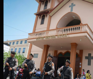 Islamic State group claims deadly Indonesia church attacks