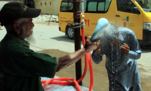 High temperature and absence of breeze makes life difficult in Karachi