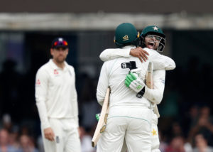 Shane Warne applauds Pakistan after thrashing England at Lords