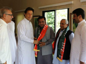 Three more PML-N lawmakers jump ship to Imran Khan's PTI