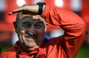 Russia World Cup coach wins graffiti honour