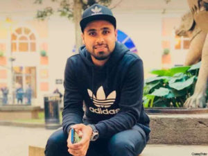 Dean Jones teases Faheem Ashraf for his Adidas hoodie