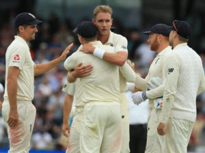 England stop the rot with thumping win over Pakistan