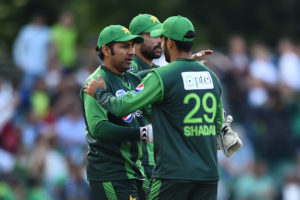 Pakistan avoid fresh Scotland giant-killing