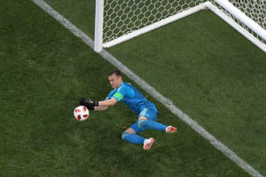 Akinfeev stars as Russia stun Spain on penalties