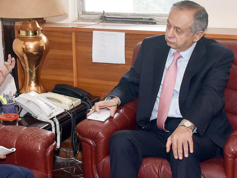Pakistan Razkk Razak invites Saudi investors to Pakistan - Pakistan - Business Recorder