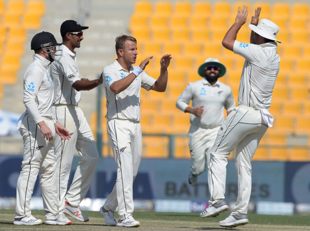 New Zealand beat Pakistan by four runs in first Test New Zealand beat Pakistan by four runs in first Test