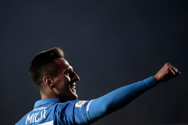 Napoli close gap on Juve, Roma held by to nine-man Cagliari in Serie A Napoli close gap on Juve, Roma held by to nine-man Cagliari in Serie A