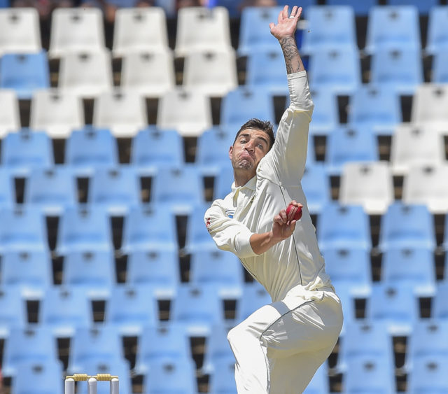 Olivier strikes again as Pakistan collapse at Centurion Olivier strikes again as Pakistan collapse at Centurion