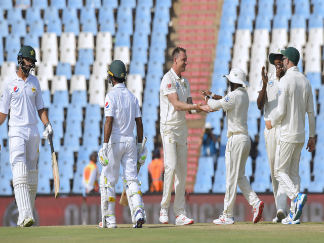 South Africa's fast bowlers strike early South Africa's fast bowlers strike early