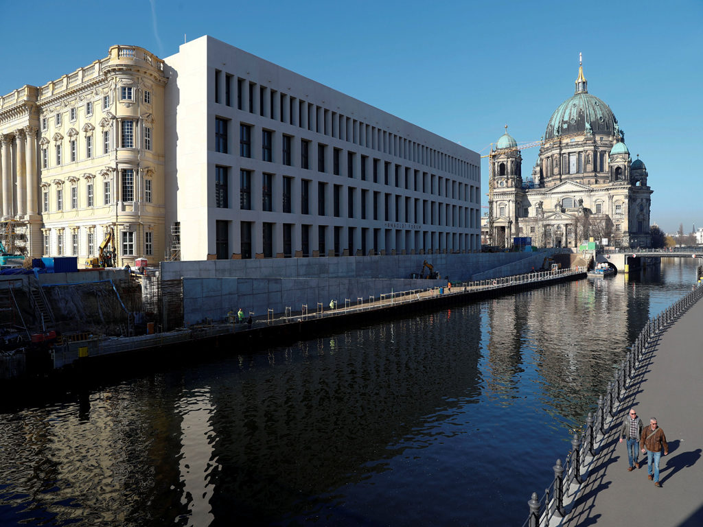 Berlin City Palace Business Recorder