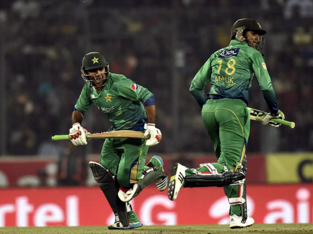 Skipper Sarfraz rejects rift reports in Pakistan cricket team Skipper Sarfraz rejects rift reports in Pakistan cricket team