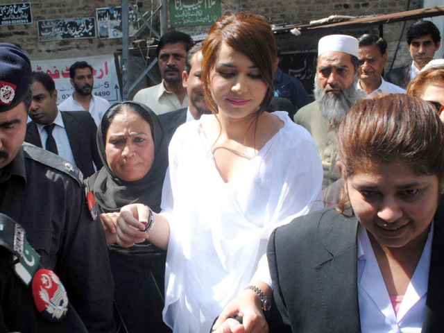 LHC dismisses Ayyan Ali&rsquo;s plea to cancel her arrest warrants