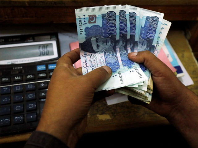 With interest rates over 13pc, Pakistani bonds become lucrative option for international investors With interest rates over 13pc, Pakistani bonds become lucrative option for international investors